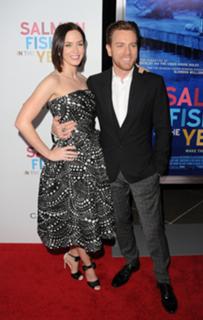 Emily Blunt feet photo thumbnail
