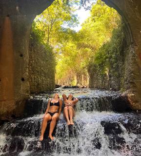 Larissa Manoela feet photo thumbnail