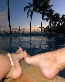 Kelly Bensimon feet photo thumbnail