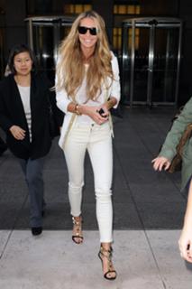 Elle Macpherson feet photo thumbnail