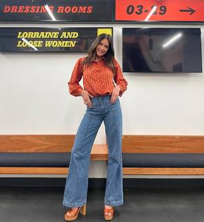 Lisa Snowdon feet photo thumbnail