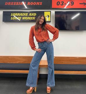 Lisa Snowdon feet photo thumbnail