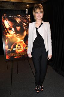 Jennifer Lawrence feet photo thumbnail