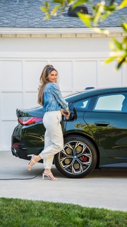 Maria Menounos feet photo thumbnail