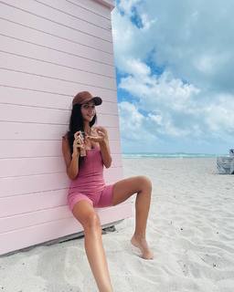 Zaira Nara feet photo thumbnail