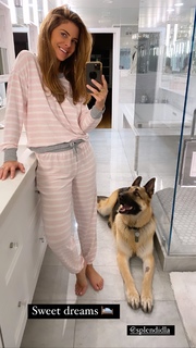 Maria Menounos feet photo thumbnail