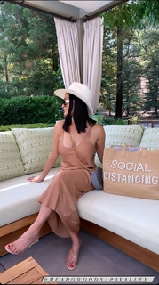 Nikki Garcia feet photo thumbnail