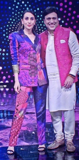 Karisma Kapoor feet photo thumbnail