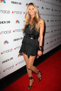 Elle Macpherson feet photo thumbnail