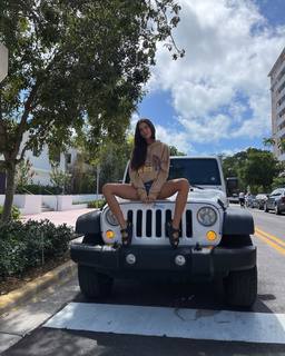 Zaira Nara feet photo thumbnail
