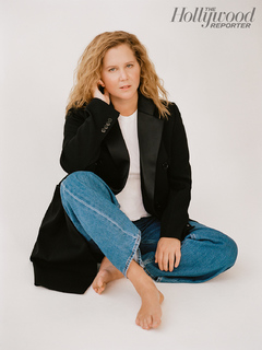 Amy Schumer feet photo thumbnail