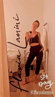 Alessandra Ambrosio feet photo thumbnail