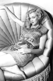 Marilyn Monroe feet photo thumbnail
