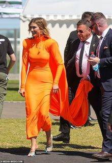 Delta Goodrem feet photo thumbnail