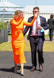 Delta Goodrem feet photo thumbnail