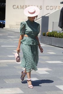 Delta Goodrem feet photo thumbnail