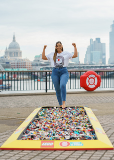Jacqueline Jossa feet photo thumbnail