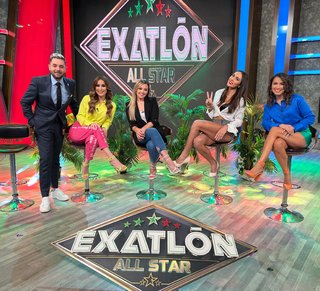 Cynthia Rodríguez feet photo thumbnail