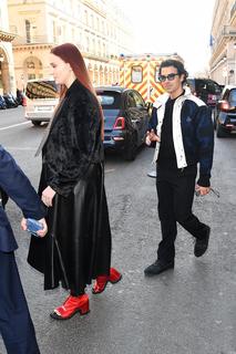 Sophie Turner feet photo thumbnail