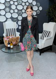 Kate Mara feet photo thumbnail