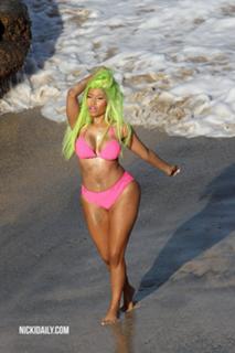 Nicki Minaj feet photo thumbnail