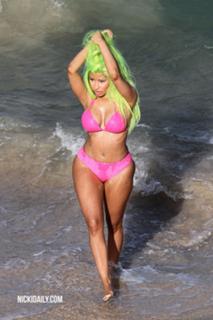 Nicki Minaj feet photo thumbnail