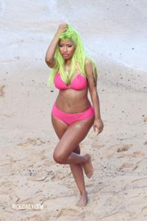 Nicki Minaj feet photo thumbnail