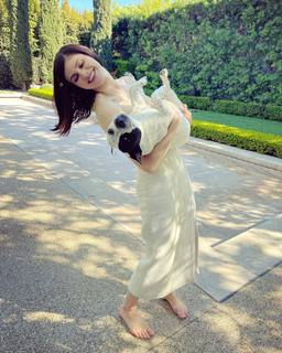 Alexandra Daddario feet photo thumbnail