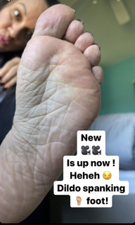 Deedee Rican feet photo thumbnail