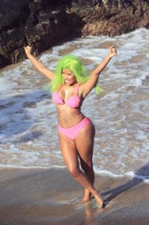 Nicki Minaj feet photo thumbnail