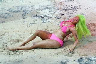 Nicki Minaj feet photo thumbnail