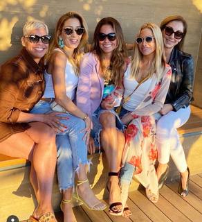 Brooke Burke feet photo thumbnail