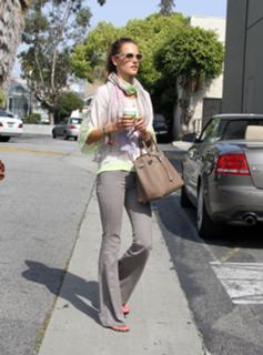 Alessandra Ambrosio feet photo thumbnail
