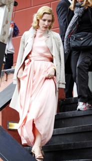 Cate Blanchett feet photo thumbnail