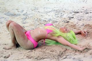 Nicki Minaj feet photo thumbnail