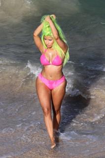 Nicki Minaj feet photo thumbnail
