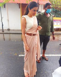 Kajal Aggarwal feet photo thumbnail