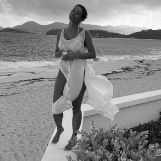 Nicole Murphy feet photo thumbnail