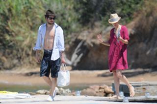 Marion Cotillard feet photo thumbnail