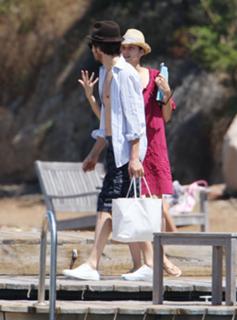 Marion Cotillard feet photo thumbnail