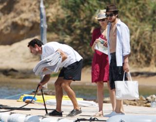 Marion Cotillard feet photo thumbnail