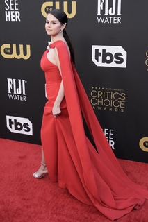 Selena Gomez feet photo thumbnail