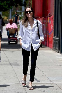 Angelina Jolie feet photo thumbnail