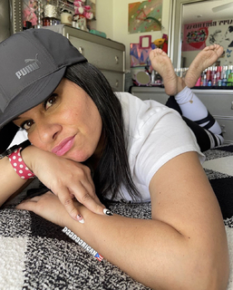 Deedee Rican feet photo thumbnail