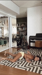 Deborah Secco feet photo thumbnail
