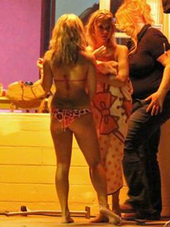 Vanessa Hudgens feet photo thumbnail