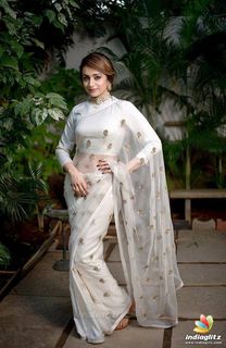 Trisha Krishnan feet photo thumbnail