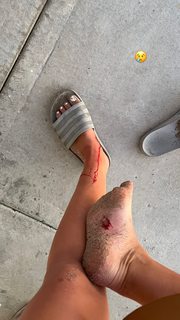 Kara Del Toro feet photo thumbnail