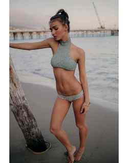 Rachel Cook feet photo thumbnail