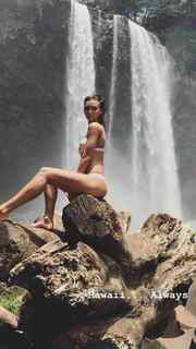 Rachel Cook feet photo thumbnail